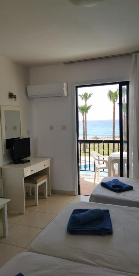 Simos Magic Beach Hotel Apts アヤナパ エクステリア 写真