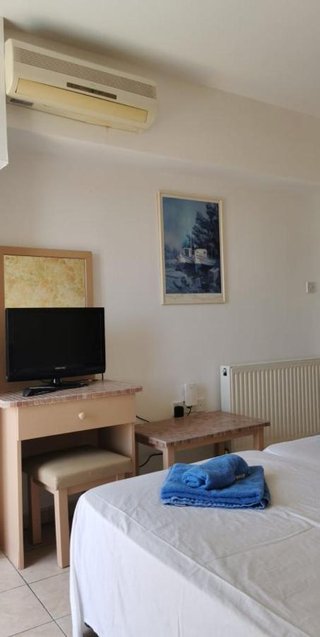 Simos Magic Beach Hotel Apts アヤナパ エクステリア 写真