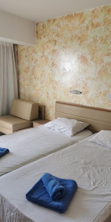 Simos Magic Beach Hotel Apts アヤナパ エクステリア 写真