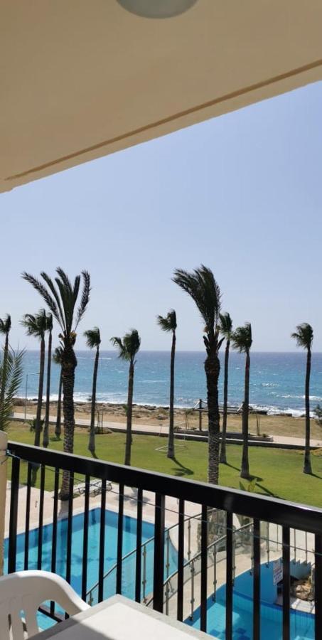 Simos Magic Beach Hotel Apts アヤナパ エクステリア 写真