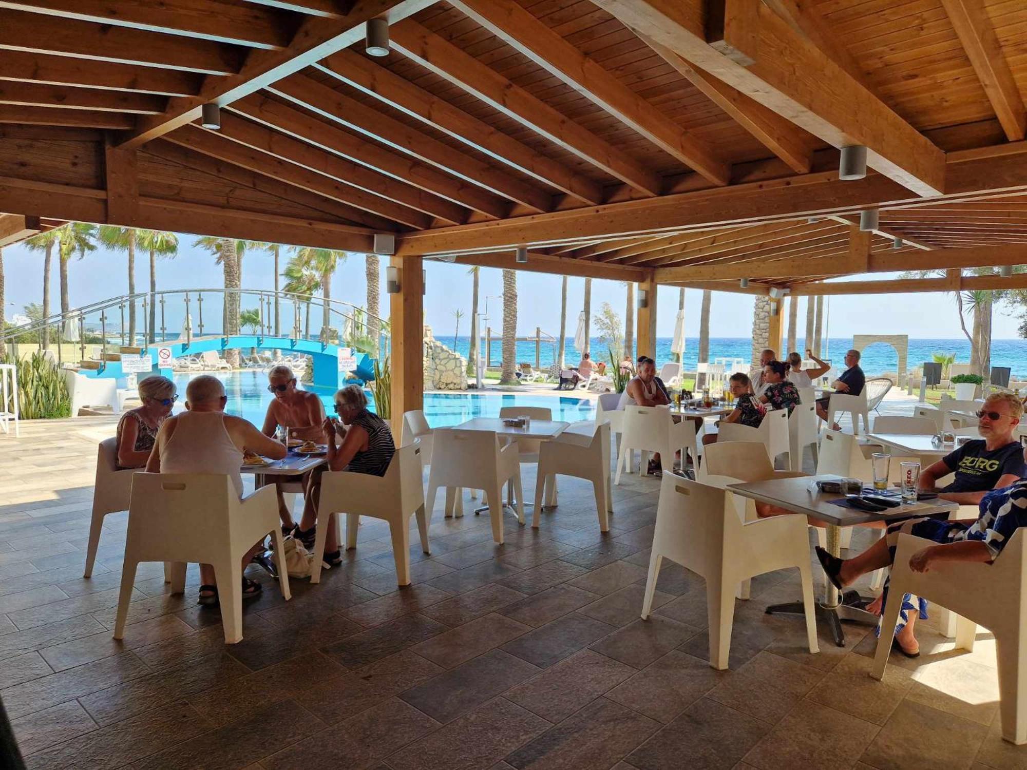 Simos Magic Beach Hotel Apts アヤナパ エクステリア 写真
