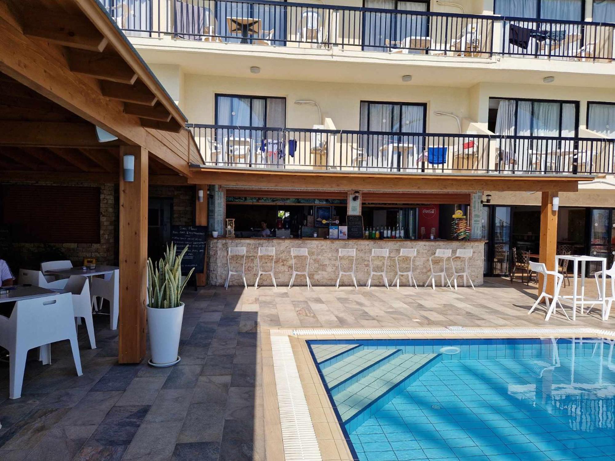 Simos Magic Beach Hotel Apts アヤナパ エクステリア 写真