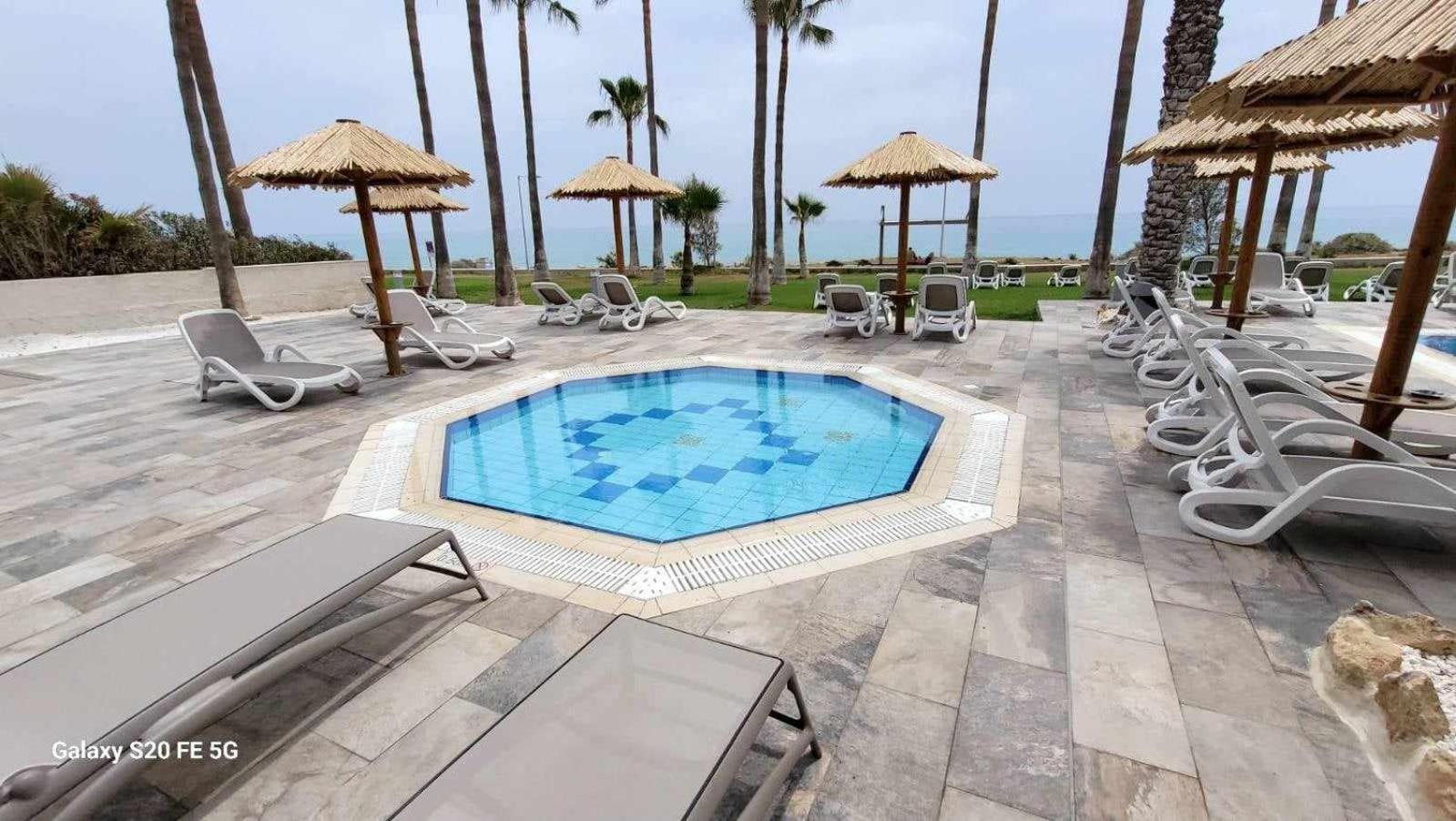 Simos Magic Beach Hotel Apts アヤナパ エクステリア 写真