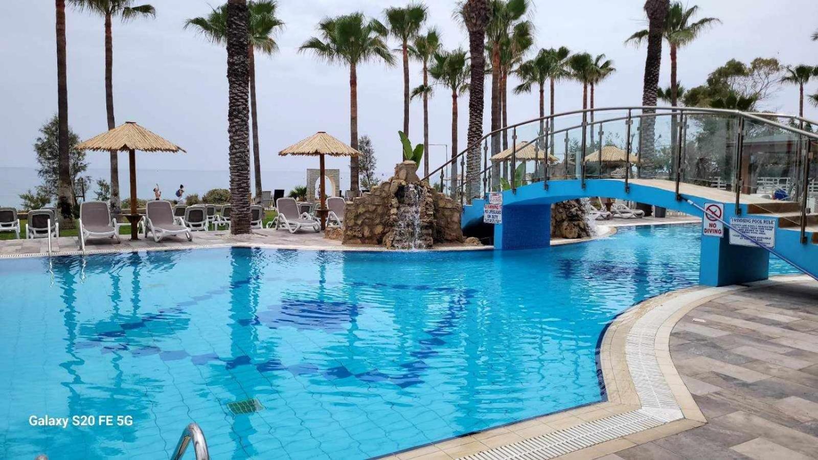 Simos Magic Beach Hotel Apts アヤナパ エクステリア 写真