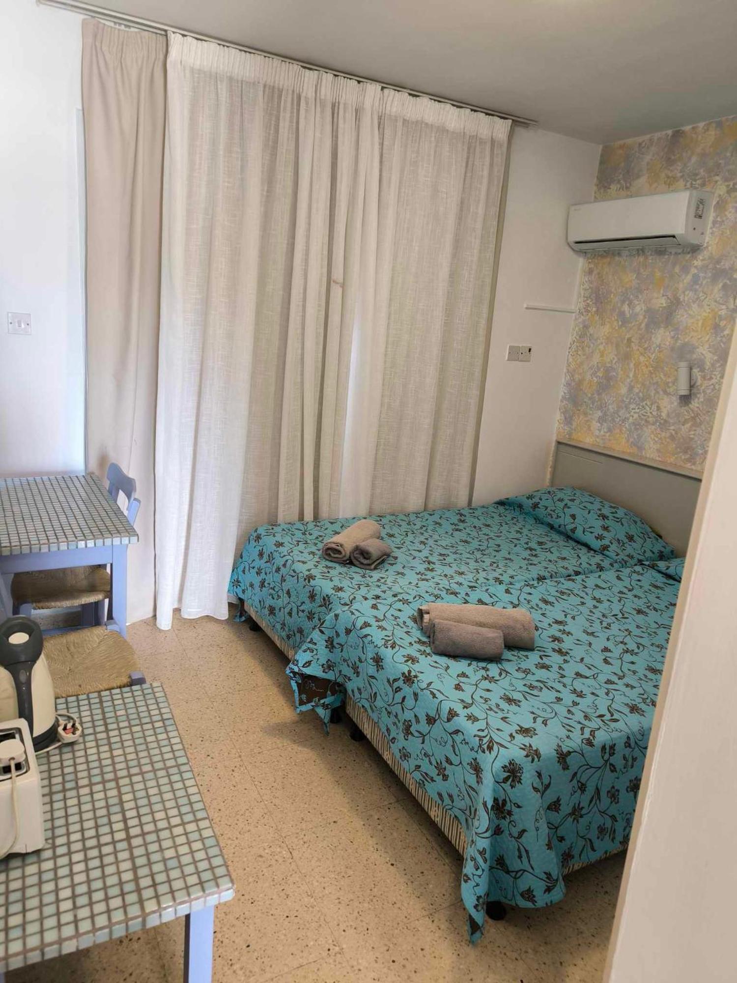 Simos Magic Beach Hotel Apts アヤナパ エクステリア 写真